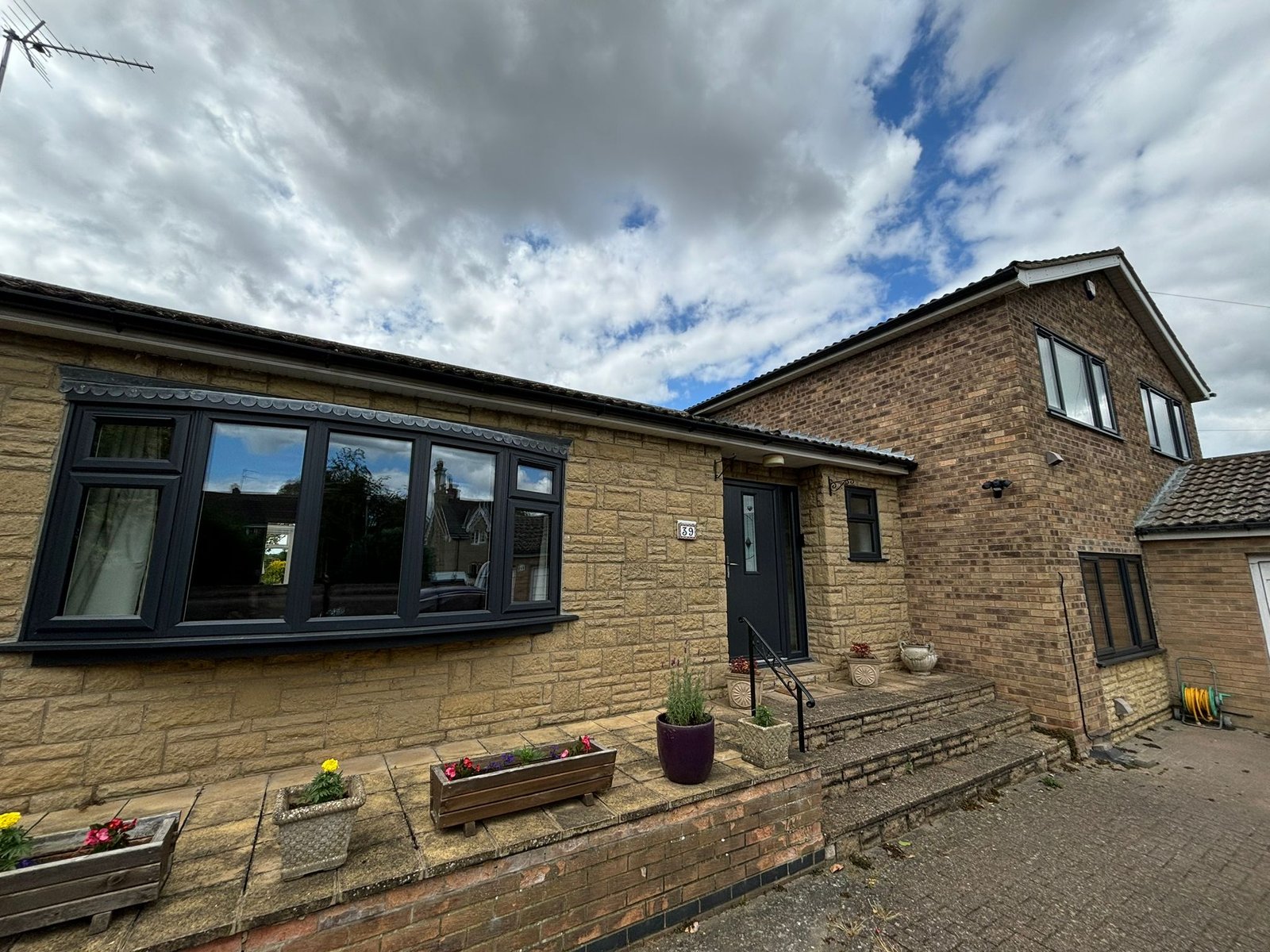 Bay window installation by Roofriendly